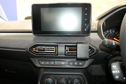 Brodit ProClip 655668 voor Dacia Sandero 2021-2025 en Dacia Jogger 2022-2025 - detail van dashboardmontage