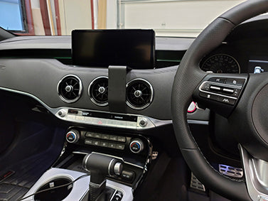 Brodit ProClip 655693 voor Kia Stinger 2018-2023 - detail van dashboardmontage
