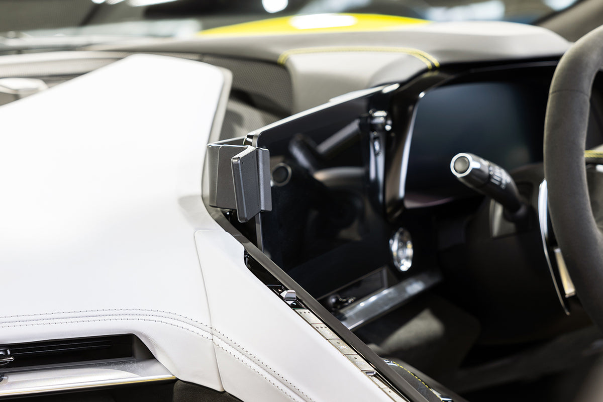 Brodit ProClip 655719 voor Chevrolet Corvette 2020-2025 - montagefoto 6