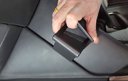 Brodit ProClip 655742 voor Nissan GTR 2017-2024 - montagepositie op dashboard