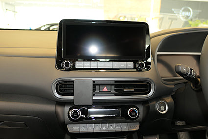 Brodit ProClip 655745 voor Hyundai Kona Electric 2022-2023 - detail van dashboardmontage
