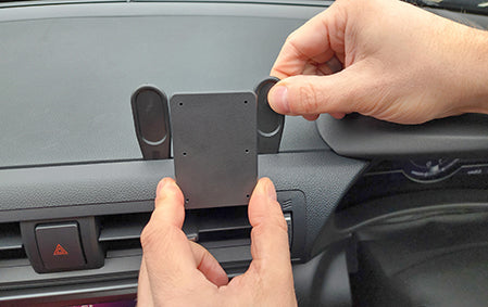 Brodit ProClip 655809 voor Subaru BRZ 2022-2026 - montagepositie op dashboard