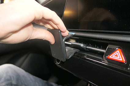Brodit ProClip 655811 voor Kia Niro 2023-2026 - montagepositie op dashboard