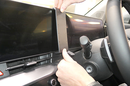 Brodit ProClip 655812 voor Kia Sportage 2022-2025 - detail van dashboardmontage