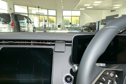 Brodit ProClip 655814 voor Mercedes Benz EQS 2022-2026 en Mercedes Benz EQE 2022-2026 - installatiepositie