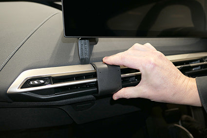 Brodit ProClip 655824 voor BMW iX I20 2022-2026 - ProClip geplaatst in het voertuig