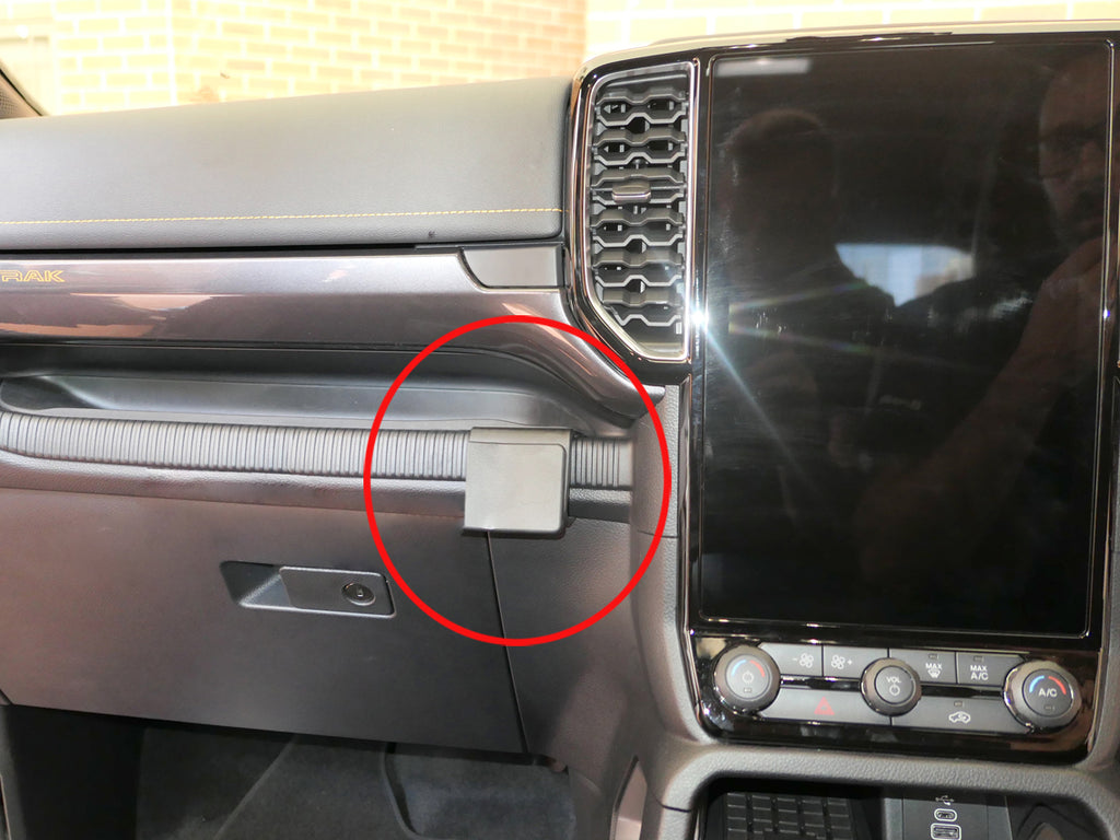 Brodit ProClip 655835 voor Ford Ranger Wildtrak 2023-2026, Ford Ranger Raptor 2023-2026 en Ford Ranger 2023-2026 - productfoto zwarte ABS montagebasis