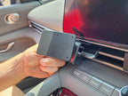 Brodit ProClip 655874 voor Hyundai i30 2023-2026 en Hyundai Elantra 2023-2026 - montagepositie op dashboard