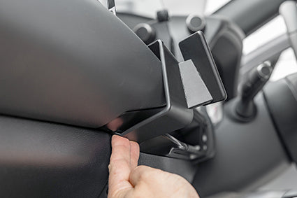 Brodit ProClip 655881 voor Lexus UX Series 2023-2026 - detail van dashboardmontage