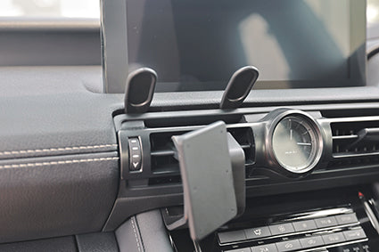 Brodit ProClip 655895 voor Lexus IS Series 2021-2025 - ProClip geplaatst in het voertuig