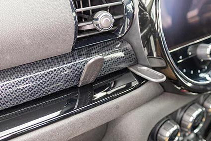 Brodit ProClip 655948 voor Mini Clubman 2016-2023 - montagepositie op dashboard