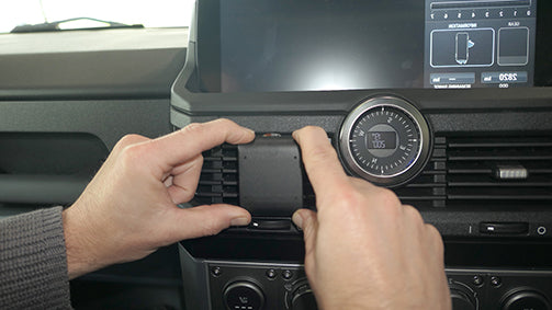 Brodit ProClip 655956 voor Ineos Grenadier 2022-2026 - detail van dashboardmontage