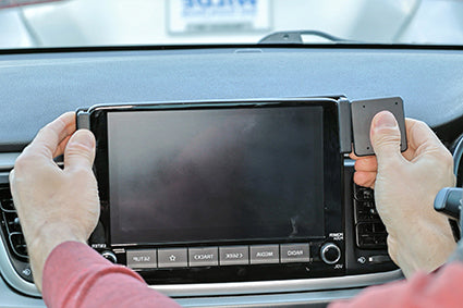 Brodit ProClip 655990 voor Kia Rio 2022-2024 - montagepositie op dashboard