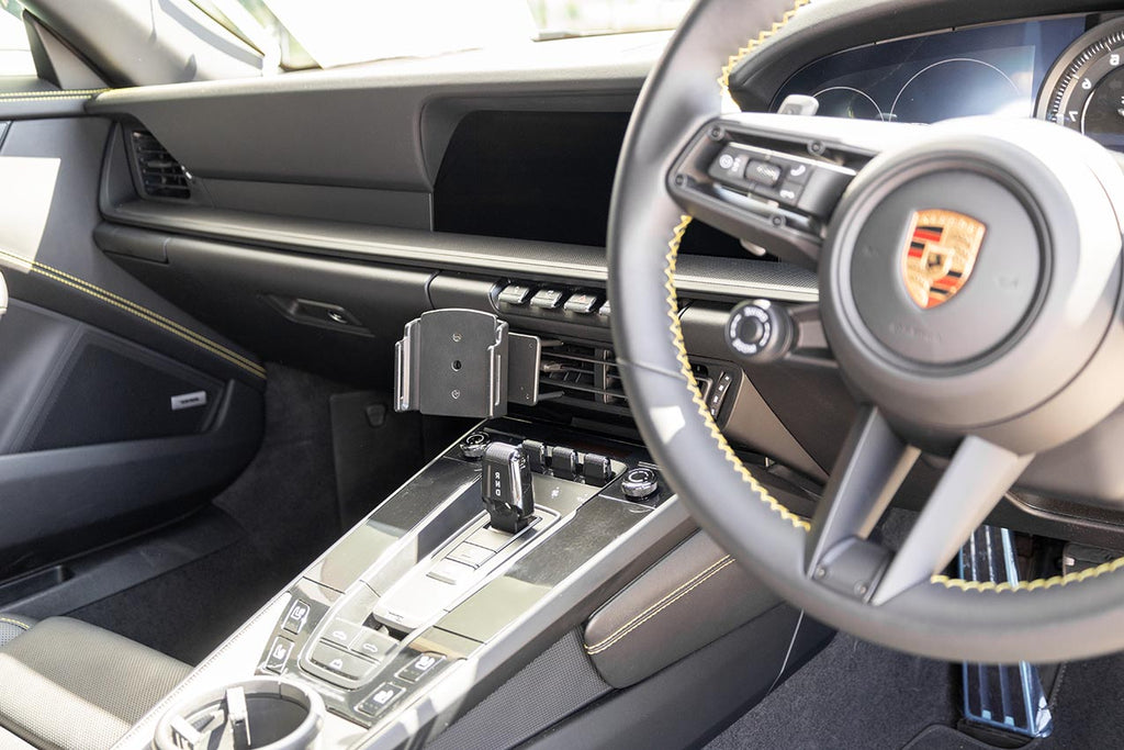 Brodit ProClip 655995 voor Porsche 911 (Type 992) 2020-2026 - montagefoto 6