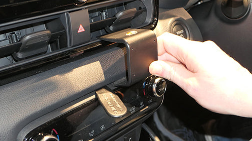 Brodit ProClip 656033 voor Toyota Yaris 2021-2026 - ProClip geplaatst in het voertuig