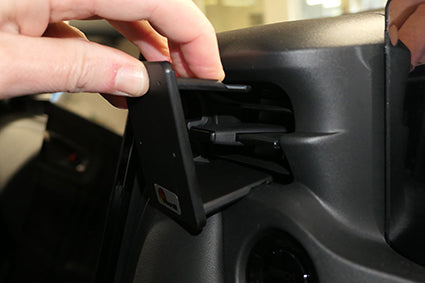 Brodit ProClip 656034 voor Honda e:Ny1 2024-2026 - montagepositie op dashboard