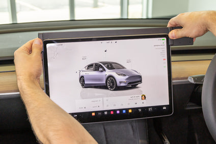 Brodit ProClip 656037 voor Tesla Model Y 2020-2025 en Tesla Model 3 2018-2024 - detail van dashboardmontage