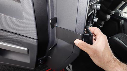 Brodit ProClip 656108 voor Renault T 2013-2026, Renault K 2013-2026 en Renault C 2013-2026 - detail van dashboardmontage