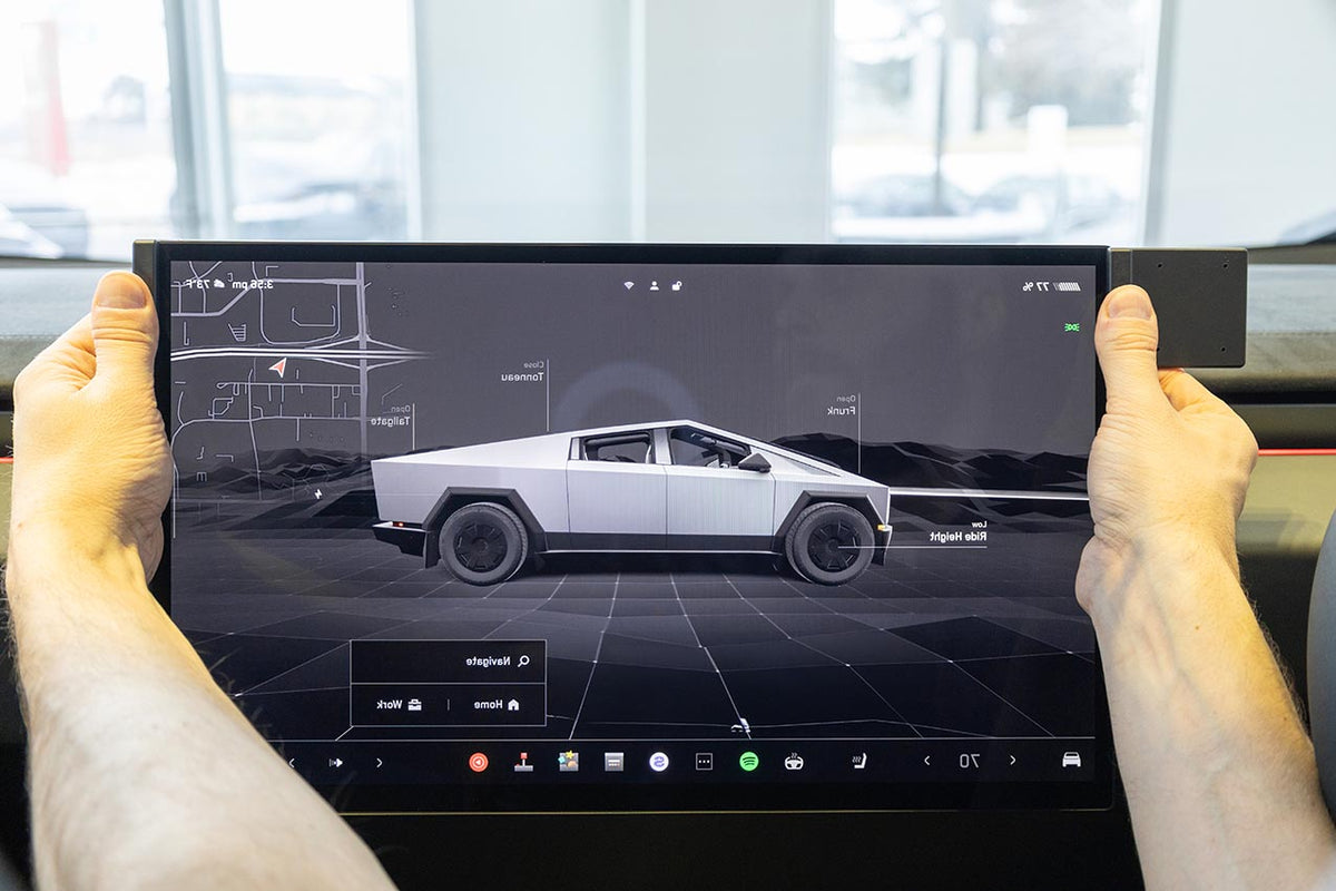 Brodit ProClip 656112 voor Tesla Cybertruck 2023-2026 - detail van dashboardmontage