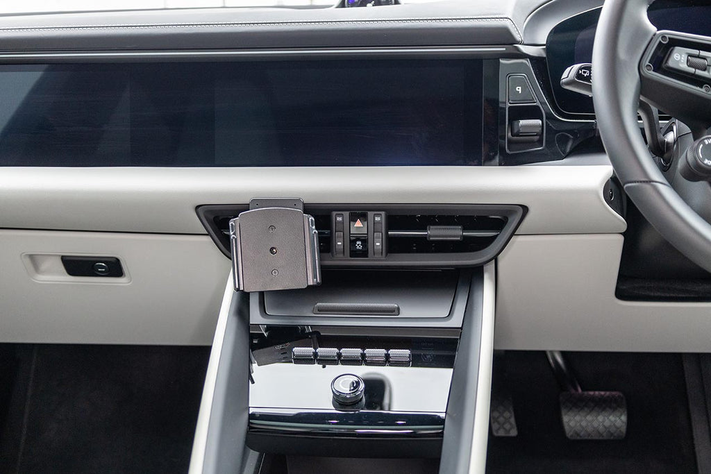 Brodit ProClip 656136 voor Porsche Macan Electric 2025-2026 - montagefoto 6