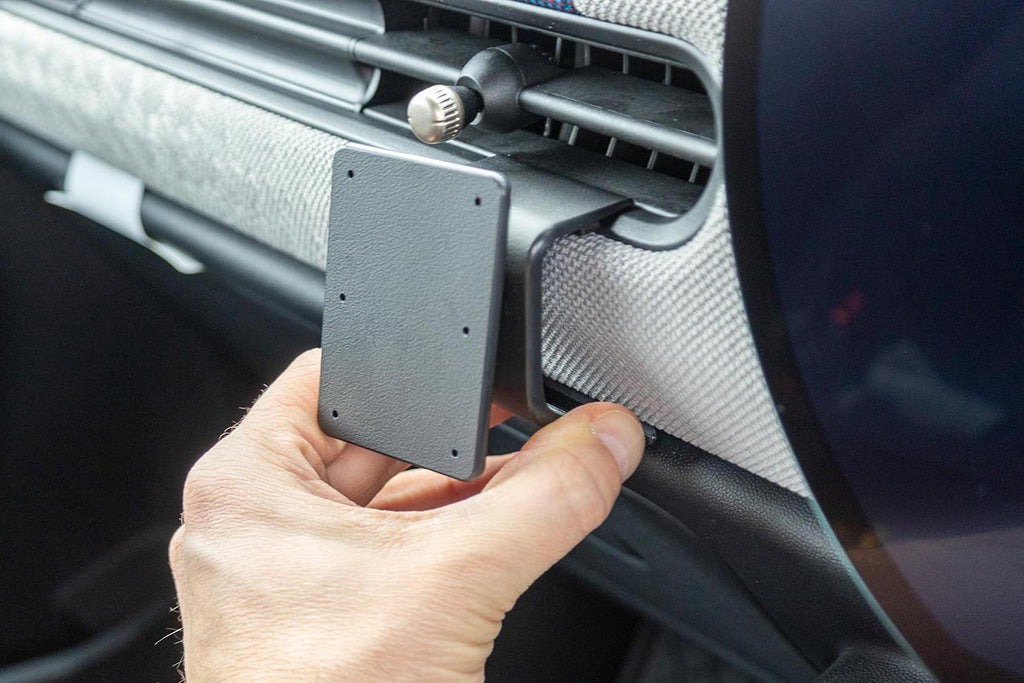Brodit ProClip 656141 voor Mini Cooper 2025-2026 - ProClip geplaatst in het voertuig