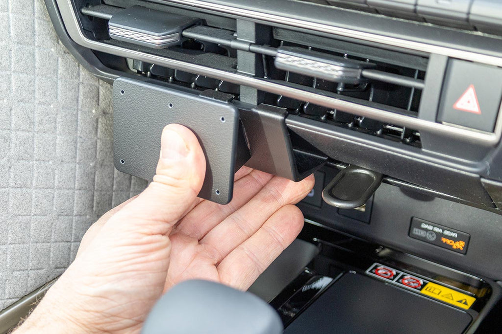 Brodit ProClip 656143 voor Toyota Camry 2025-2026 - detail van dashboardmontage
