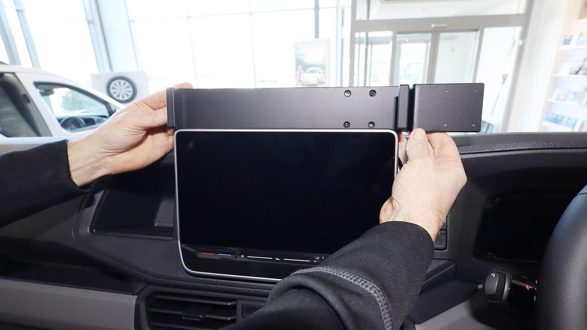 Brodit ProClip 656175 voor MAN TGE 2025-2026 en Volkswagen Crafter 2025-2026 - detail van dashboardmontage