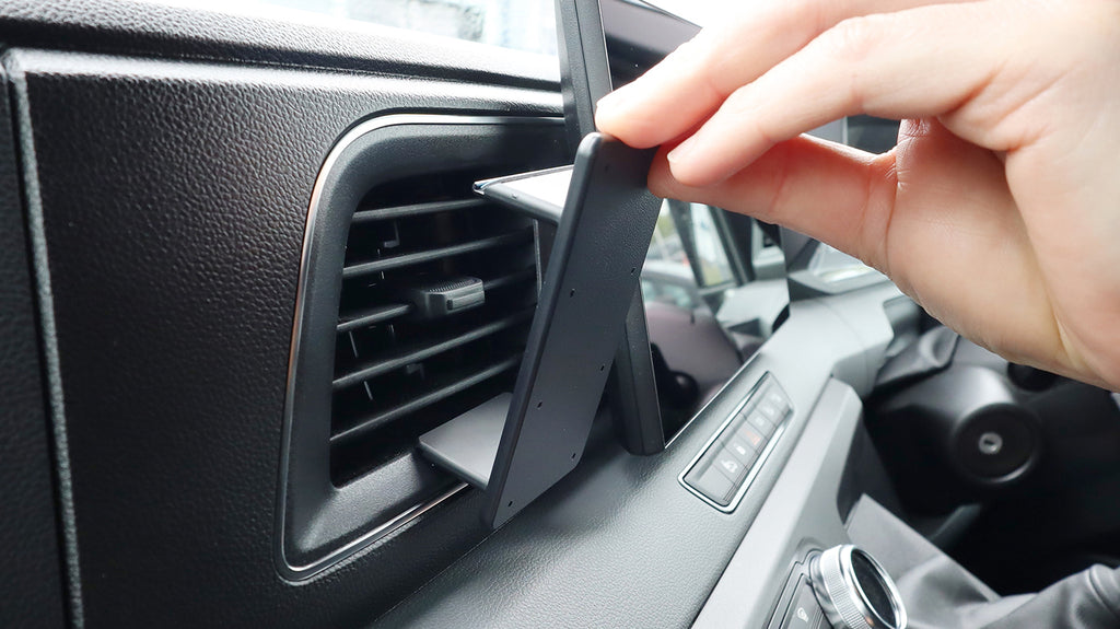 Brodit ProClip 656179 voor Renault Master 2025-2026 - montagepositie op dashboard
