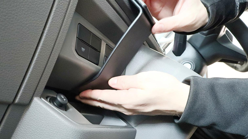 Brodit ProClip 656196 voor MAN TGE 2025-2026 en Volkswagen Crafter 2025-2026 - ProClip geplaatst in het voertuig