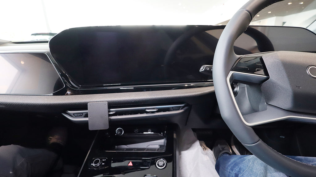Brodit ProClip 656220 voor Audi A5 2025-2026 - detail van dashboardmontage