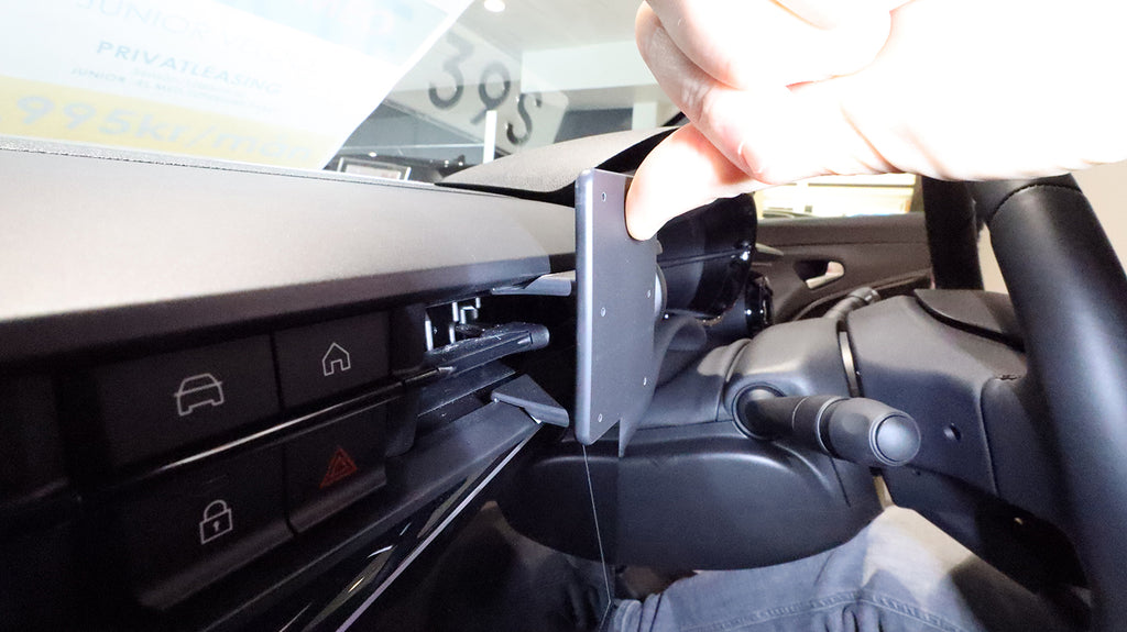 Brodit ProClip 656235 voor Alfa Romeo Junior 2024-2026 - ProClip geplaatst in het voertuig