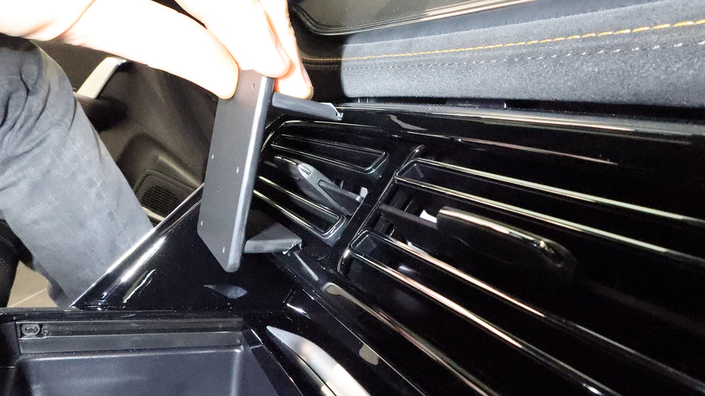 Brodit ProClip 656237 voor BYD Tang 2024-2026 - montagepositie op dashboard
