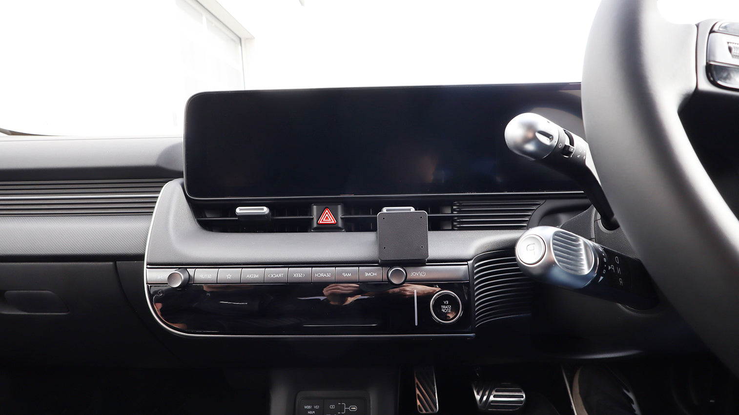 Brodit ProClip 656249 voor Hyundai Ioniq 5 2025-2026 - detail van dashboardmontage