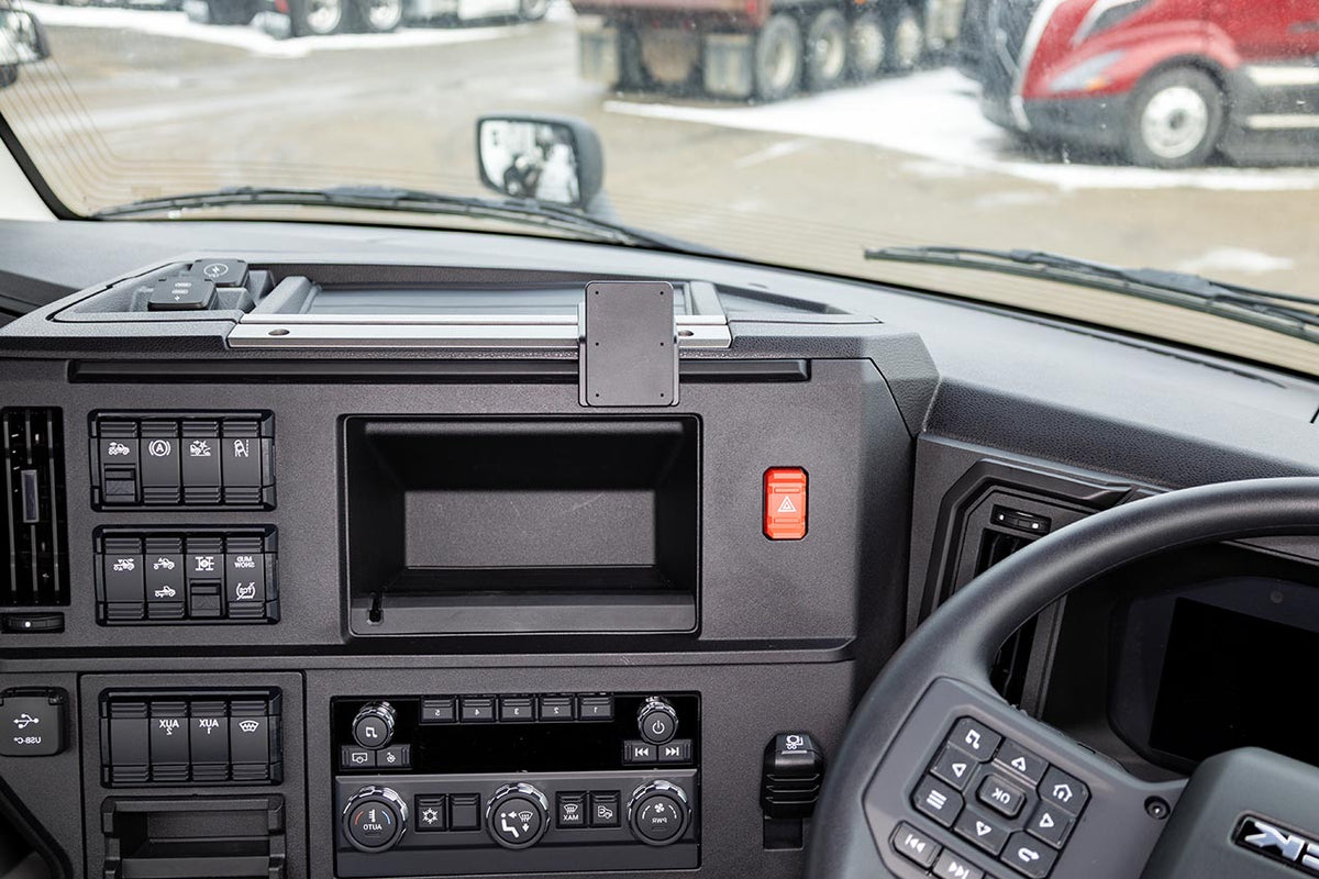 Brodit ProClip 656252 voor Mack Pioneer 2026-2026 en Mack Anthem 2026-2026 - montagefoto 10