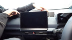 Brodit ProClip 656256 voor Kia PV5 Passenger 2025-2026 en Kia PV5 Cargo 2025-2026 - detail van dashboardmontage