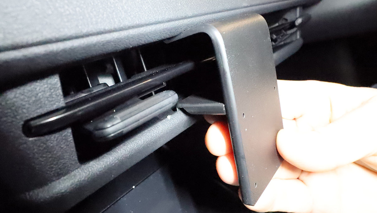 Brodit ProClip 656263 voor Subaru Solterra 2026-2026 en Toyota bZ4X 2026-2026 - ProClip geplaatst in het voertuig