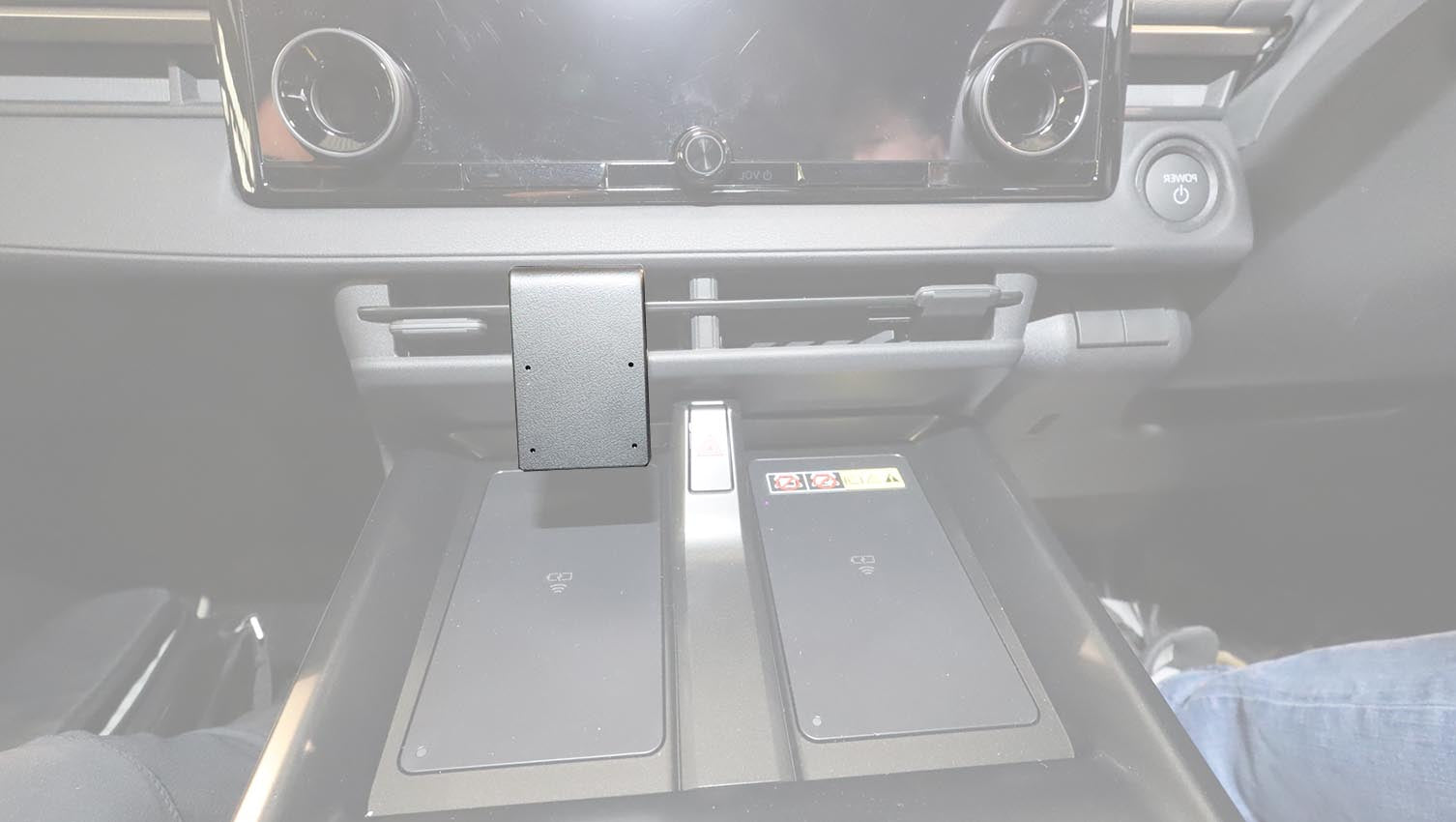 Brodit ProClip 656263 voor Subaru Solterra 2026-2026 en Toyota bZ4X 2026-2026 - productfoto zwarte ABS montagebasis