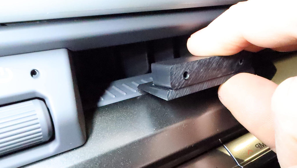 Brodit ProClip 656266 voor Kia EV3 2025-2026 - montagepositie op dashboard