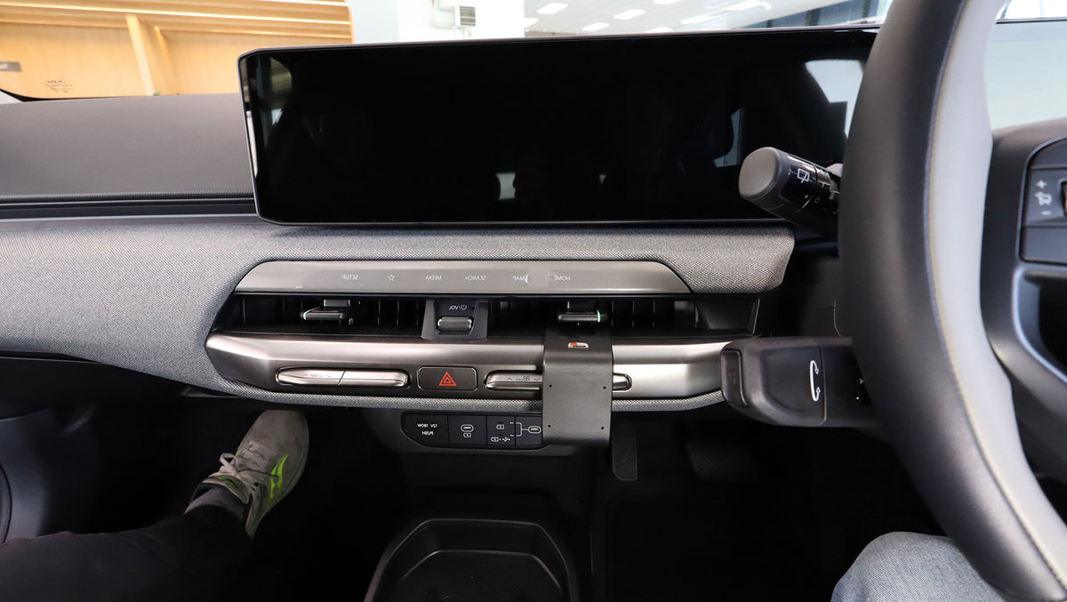 Brodit ProClip 656267 voor Kia EV4 2025-2026 - detail van dashboardmontage