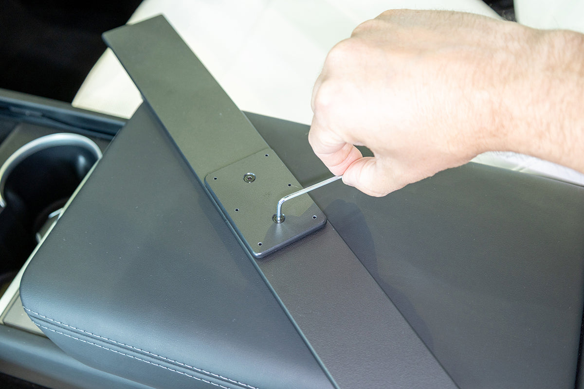 Brodit ProClip 656290 voor Tesla Model Y 2025-2026 - ProClip geplaatst in het voertuig