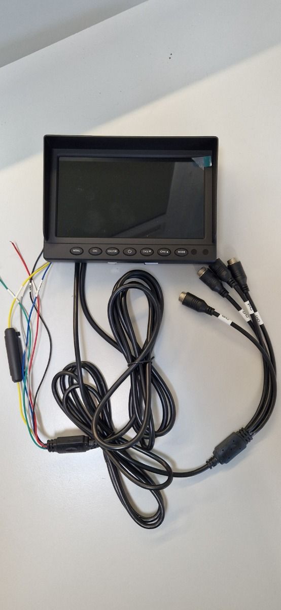 m-use opbouwmonitor 7-inch AHD splitscreen 4x AV 12/24V 4-pin