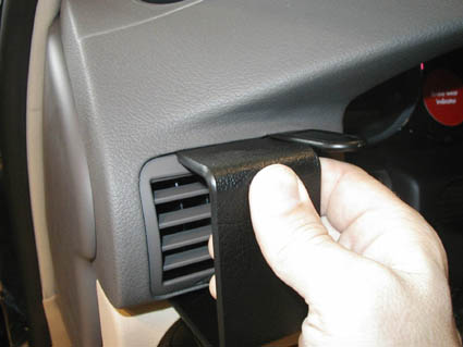 Brodit ProClip 802509 voor Volkswagen Passat 1997-2005 en Volkswagen Passat 1998-2005 - ProClip geplaatst in het voertuig