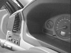 Brodit ProClip 802778 voor Volvo XC70 2000-2007, Volvo V70 N 2000-2008 en Volvo S60 2000-2010 - detail van dashboardmontage