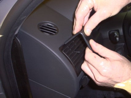 Brodit ProClip 802986 voor Ford Mondeo 2001-2007 - montagepositie op dashboard