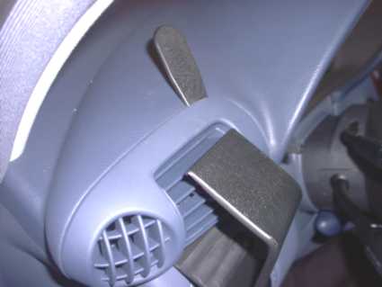Brodit ProClip 803043 voor Mercedes Benz CLC-Class 2009-2011, Mercedes Benz C-Class (180-320) 2001-2006 en Mercedes Benz C-Class (180-320) 2000-2006 - ProClip geplaatst in het voertuig