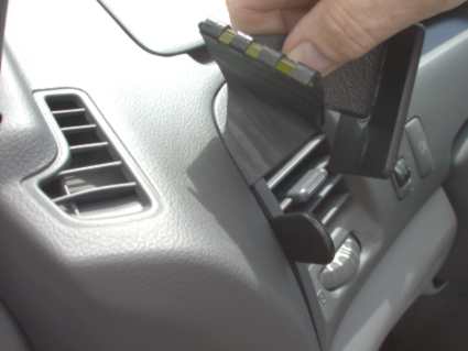 Brodit ProClip 803067 voor Toyota Previa 2001-2006 - ProClip geplaatst in het voertuig
