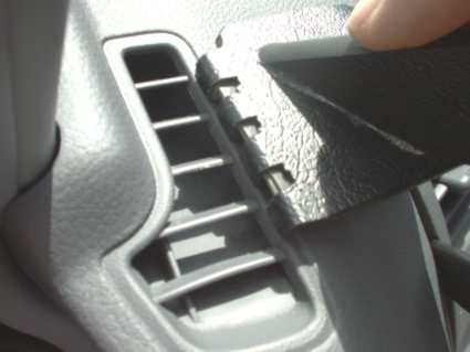 Brodit ProClip 803067 voor Toyota Previa 2001-2006 - detail van dashboardmontage