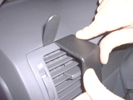Brodit ProClip 803176 voor Kia Sorento 2002-2007 - detail van dashboardmontage