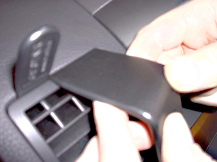 Brodit ProClip 803179 voor Volkswagen Touareg 2004-2010 en Volkswagen Touareg 2003-2009 - detail van dashboardmontage
