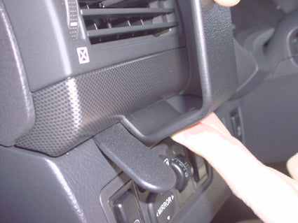 Brodit ProClip 803213 voor Toyota Avensis 2003-2008 - ProClip geplaatst in het voertuig
